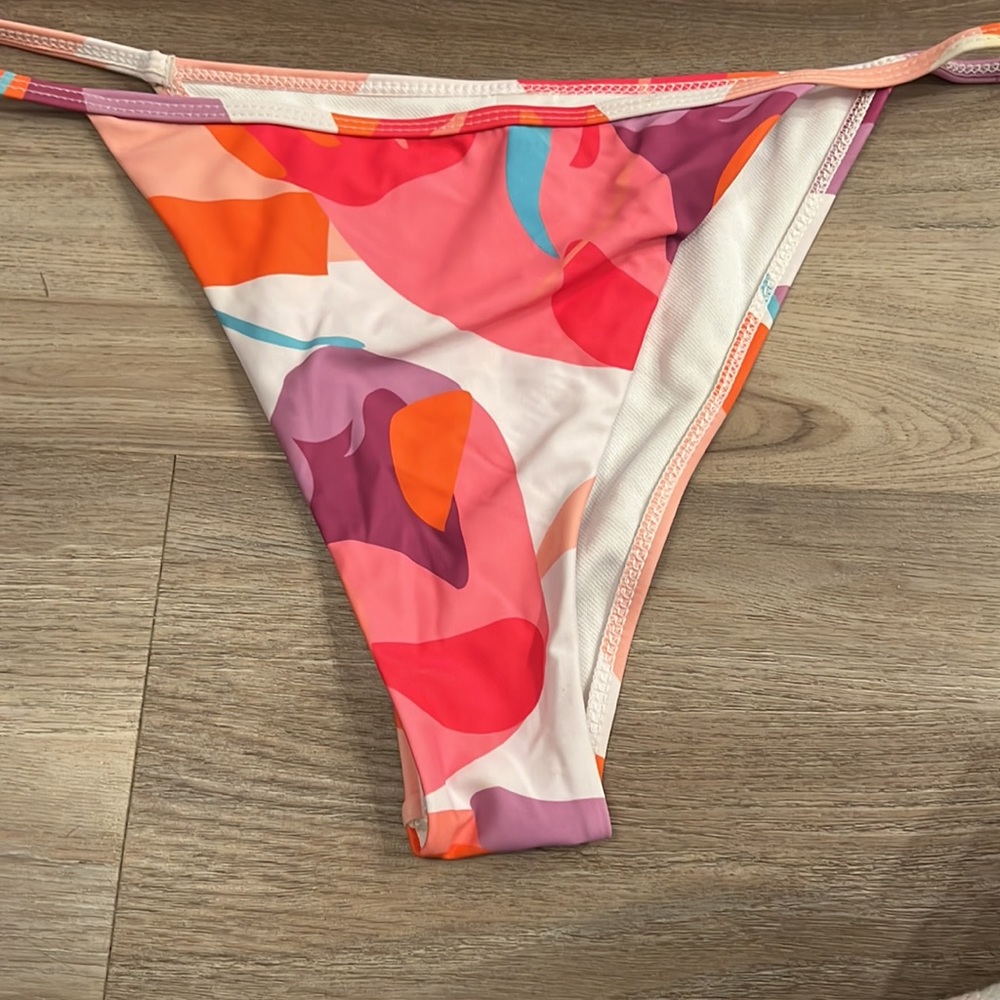 Two piece bikini swimsuit size large - Picture 3 of 5